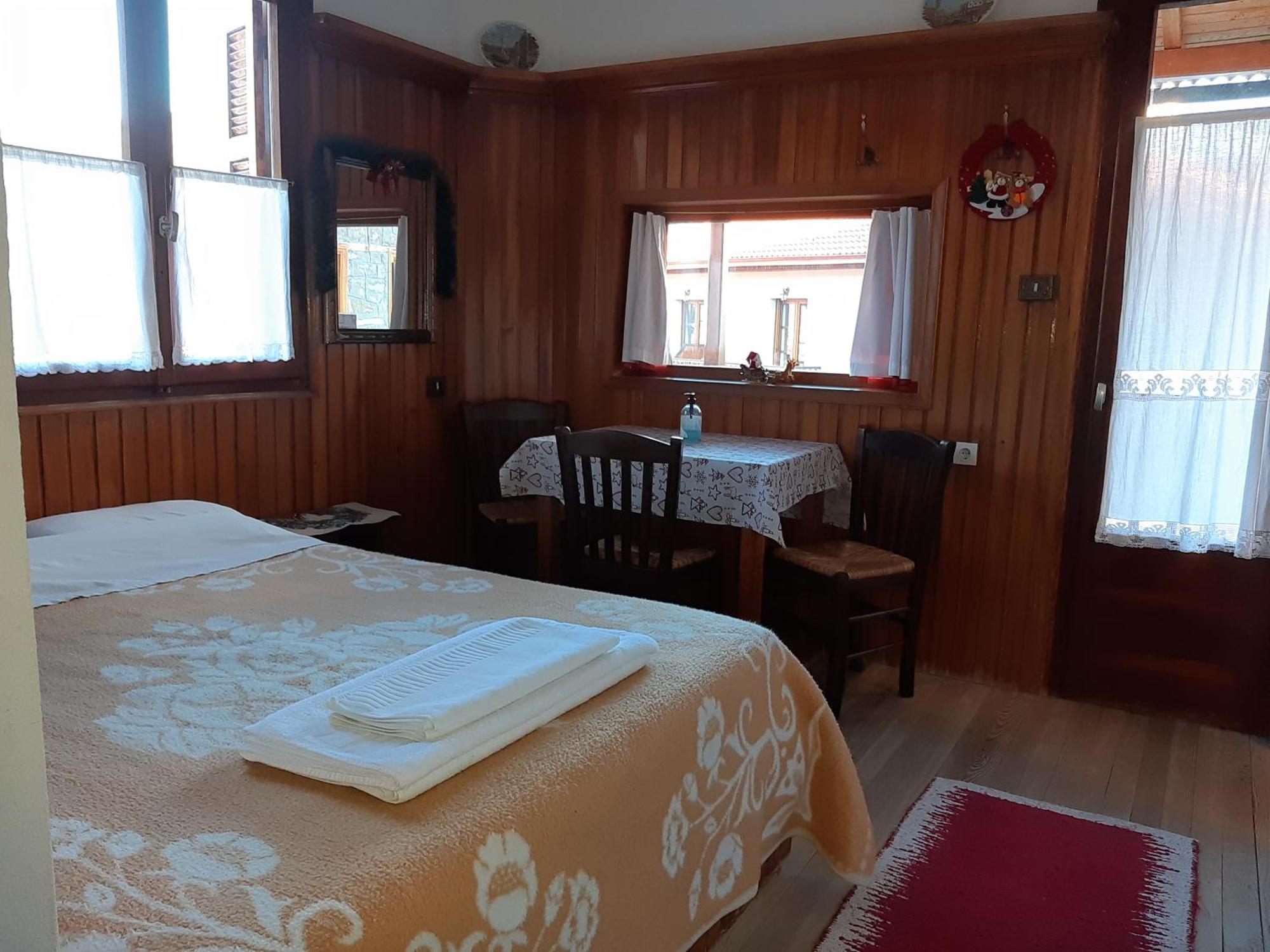 Hotel Arka Metsovo Habitación foto